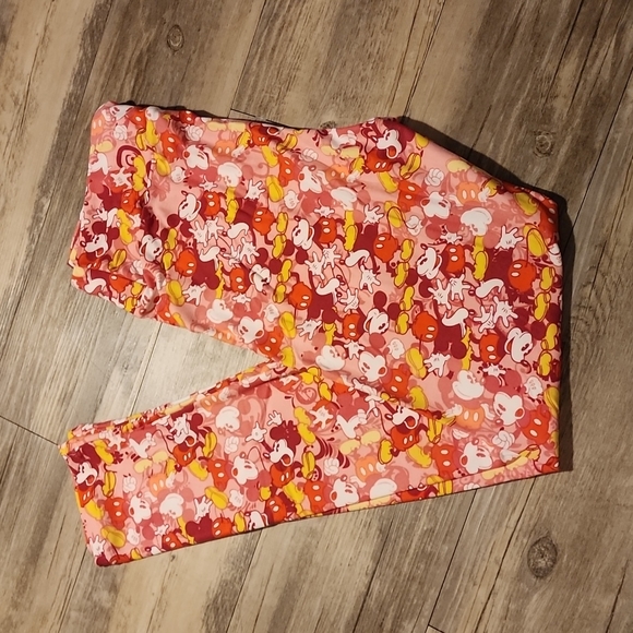 LuLaRoe Pants - NWT LulaRoe x Disney leggings one size